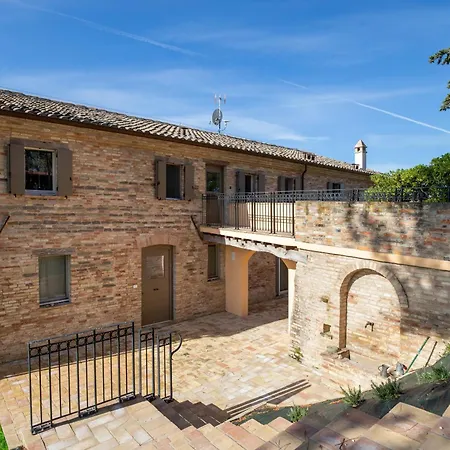 La Donnella - Residenza Di Campagna 招待所